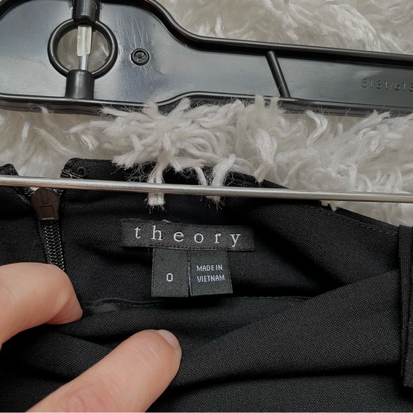 THEORY Sevona Wool Pencil Skirt size 0 - Picture 4 of 10